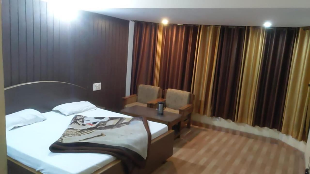 Hotel Raj Deluxe Haridwar Exterior photo