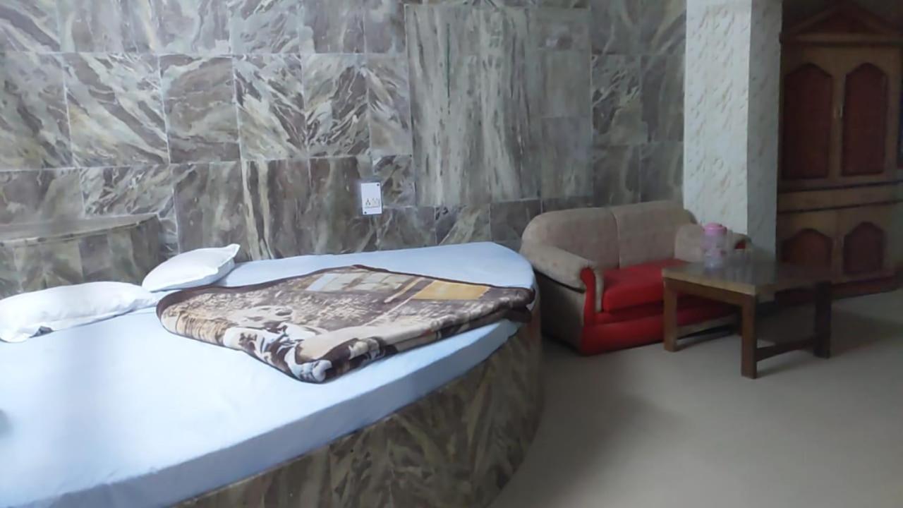 Hotel Raj Deluxe Haridwar Exterior photo